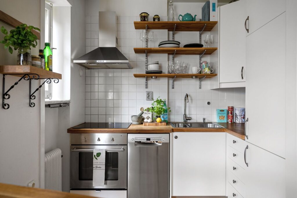 Rental kitchen upgrades: small kitchen with open shelving and reversible changes
